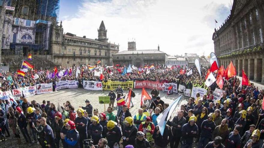 Los participantes en las Marchas por la Dignidad, ayer, en Santiago. // Óscar Corral