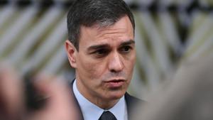undefined52383944 spain s prime minister pedro sanchez answers journalists  qu200221180833