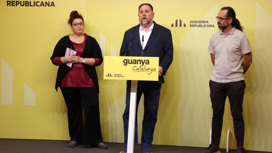 El president d'ERC, Oriol Junqueras, en roda de premsa acompanyat de representants de Comunistes