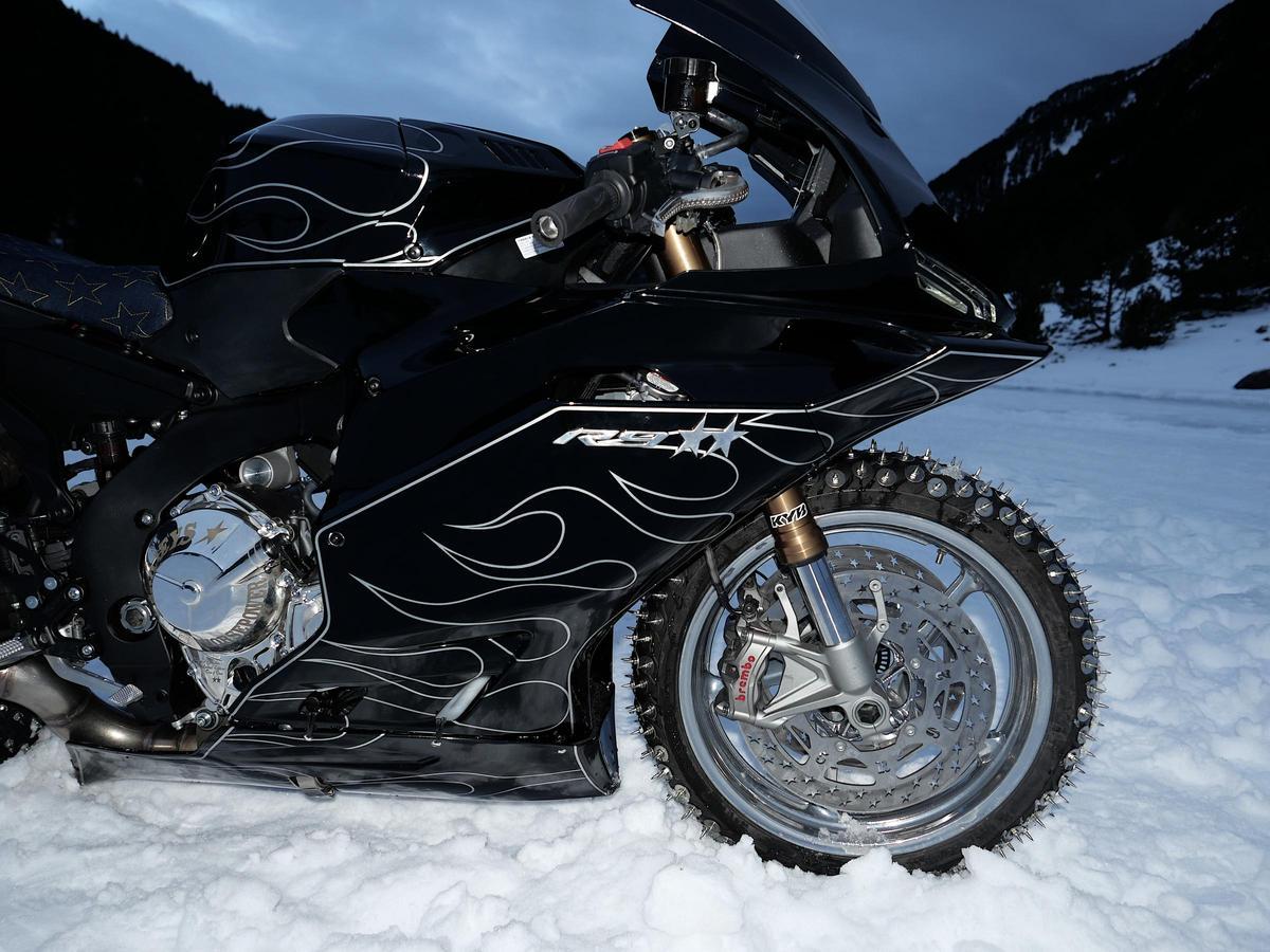 Quartararo, con su R9-25 en colaboración con TwoJeys