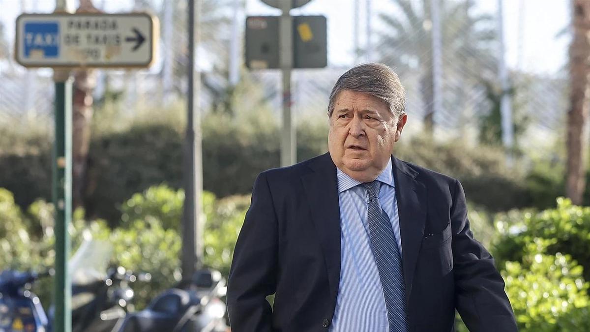 Muere José Luis Olivas, político relacionado con el Valencia en el préstamo de 2009 Muere José Luis Olivas, político relacionado con el Valencia en el préstamo de 2009