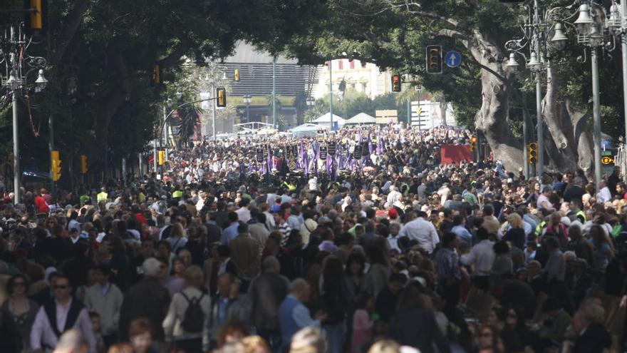 Aglomeración de personas en la Alameda.