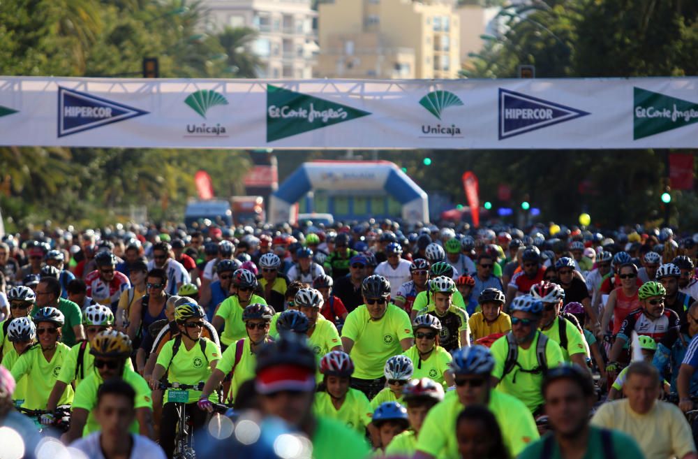 Miles de malagueños participan en la actividad de la Semana Europea de la Movilidad, tomando la salida en el Paseo del Parque