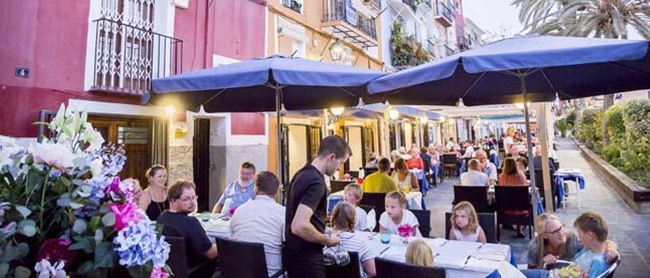 Las terrazas de la playa Centro repletas de clientes