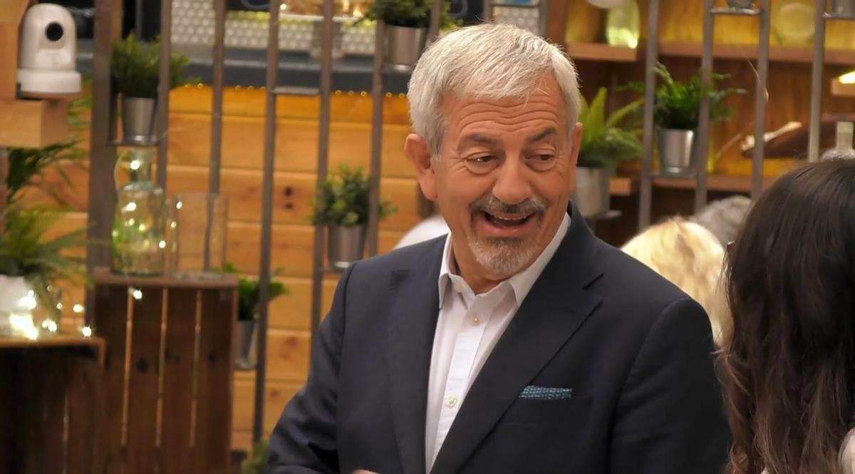 Carlos Sobera durante la cita de los huevos en 'First dates'.