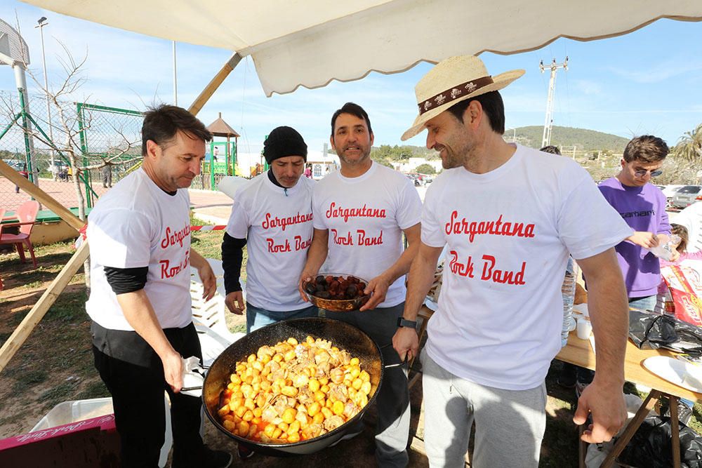 El pueblo de Corona se suma a la carrera por los concursos gastronómicos y se erige en baluarte mundial del popular plato ibicenco.