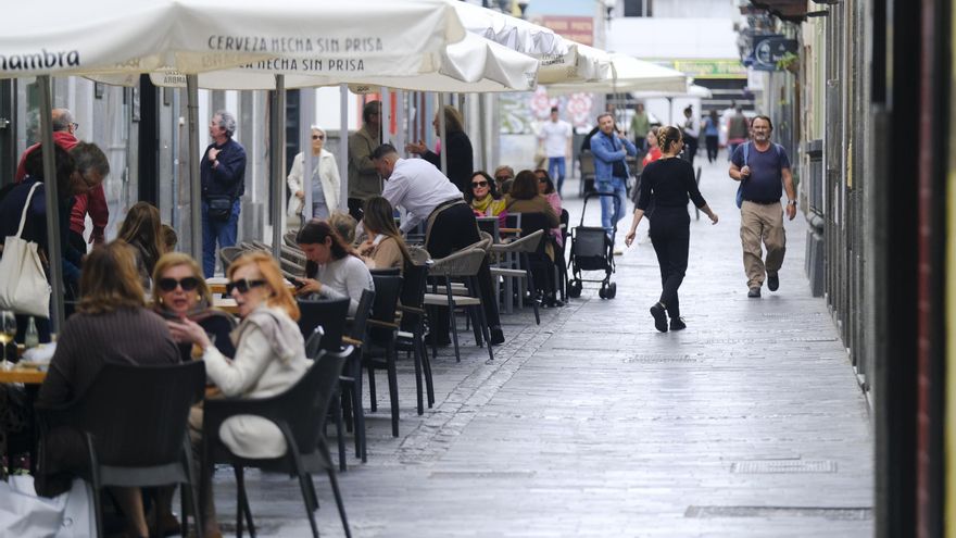 Coalición Canaria denuncia el &quot;ataque&quot; a la hostelería de la calle Cano: &quot;Esto es matar moscas a cañonazos&quot;