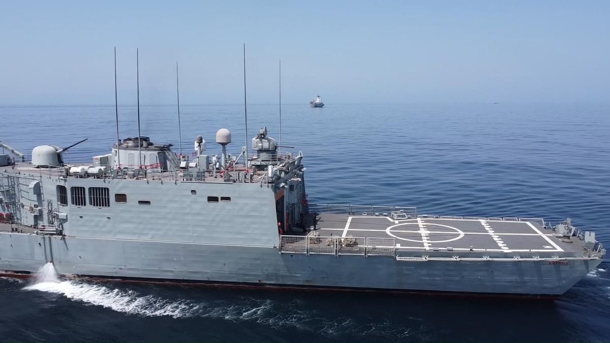 La fragata Victoria, reconocida por una operación contra la piratería que permitió liberar un barco en el Índico