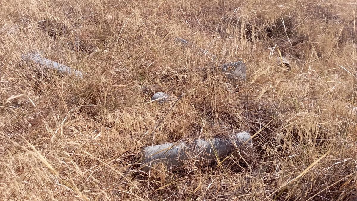 Tuberías de plástico en el parque periurbano de La Virreina.