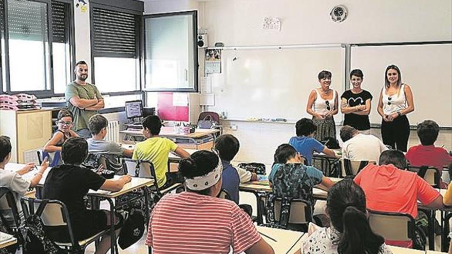 Más de 100.000 alumnos inician el curso con normalidad en Castellón