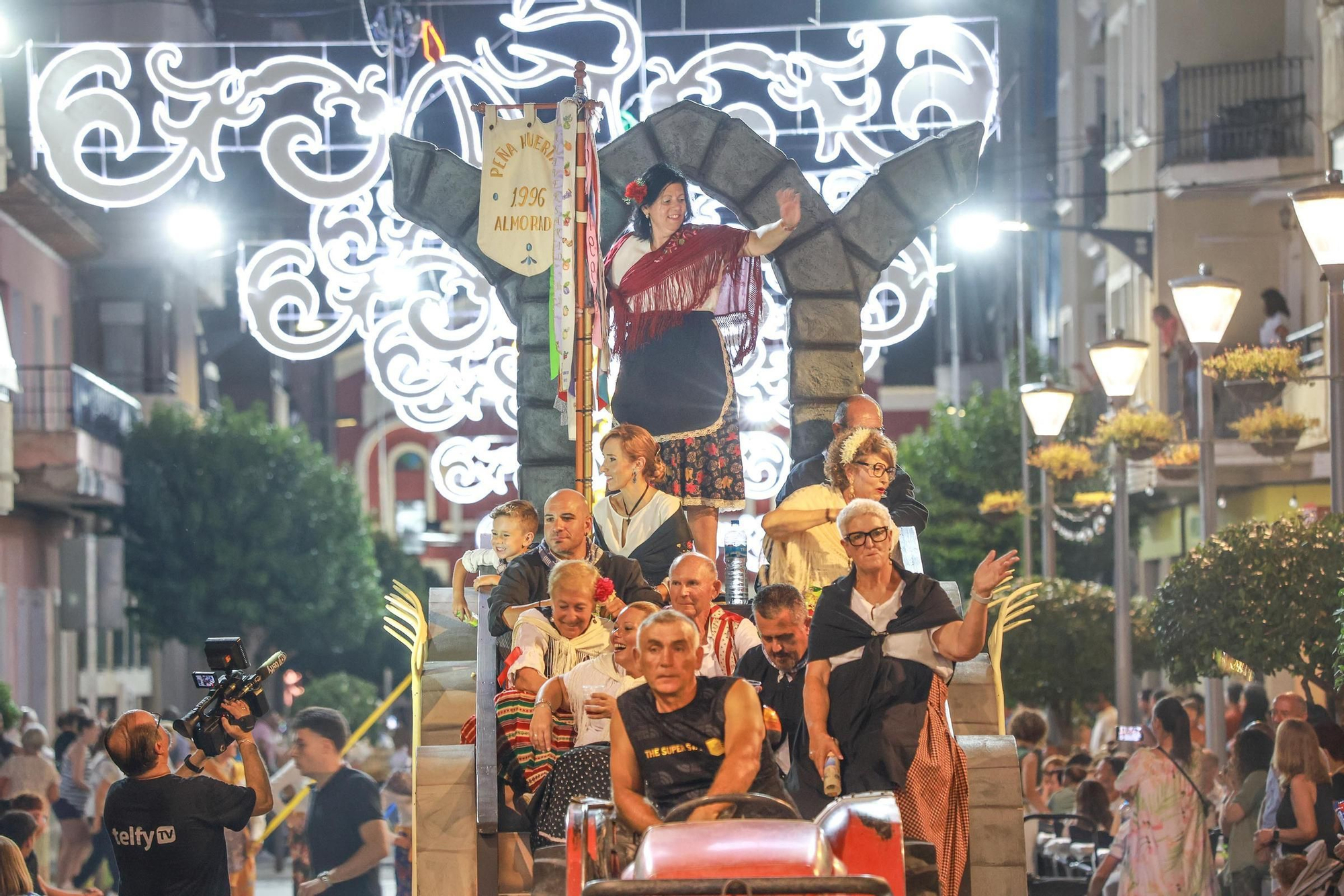 Aquí están las mejores fotos del bando de las fiestas de Almoradí 2025