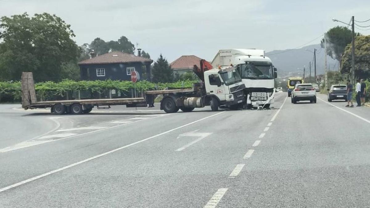 El accidente registrado a las 13.30 horas en Meis.