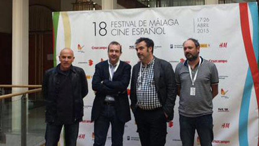 Hergueta y su equipo, presentando «Picazo, cineasta extramuros».