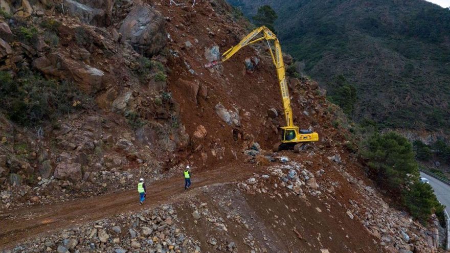 La Junta volará la ladera de la carretera A-397 para evitar nuevos desprendimientos