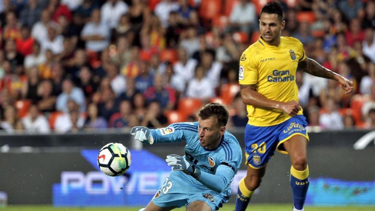 Vitolo jugó este pasado viernes en Valencia con la camiseta de la UD Las Palmas