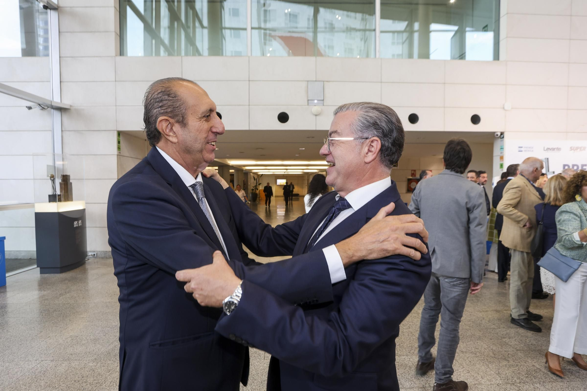 Búscate en la Gala de los Premios Levante 2023