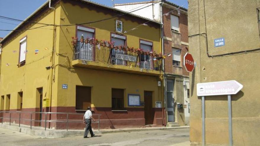 Aspecto que presentaba en la mañana de ayer el edificio del Ayuntamiento de Morales de Rey.