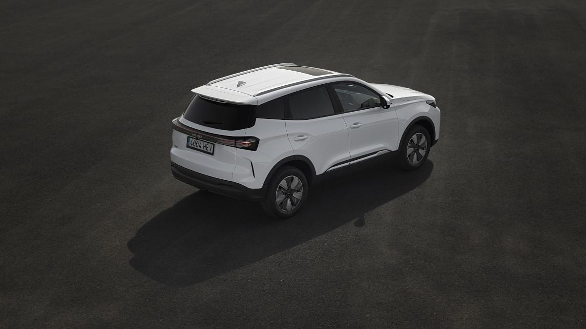 Ebro, yeni hibrit SUV'sini yetenekli bir fiyata satıyor