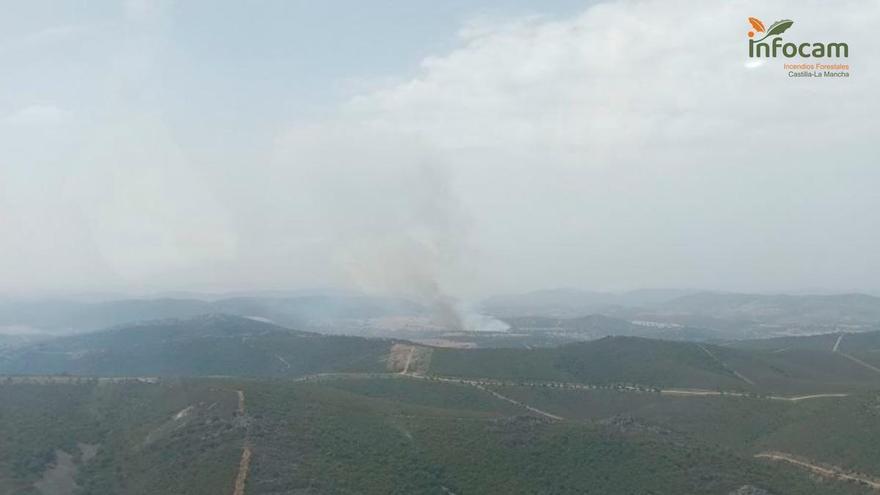 Cortada la N-430 en el límite con Badajoz por un fuego en Ciudad Real