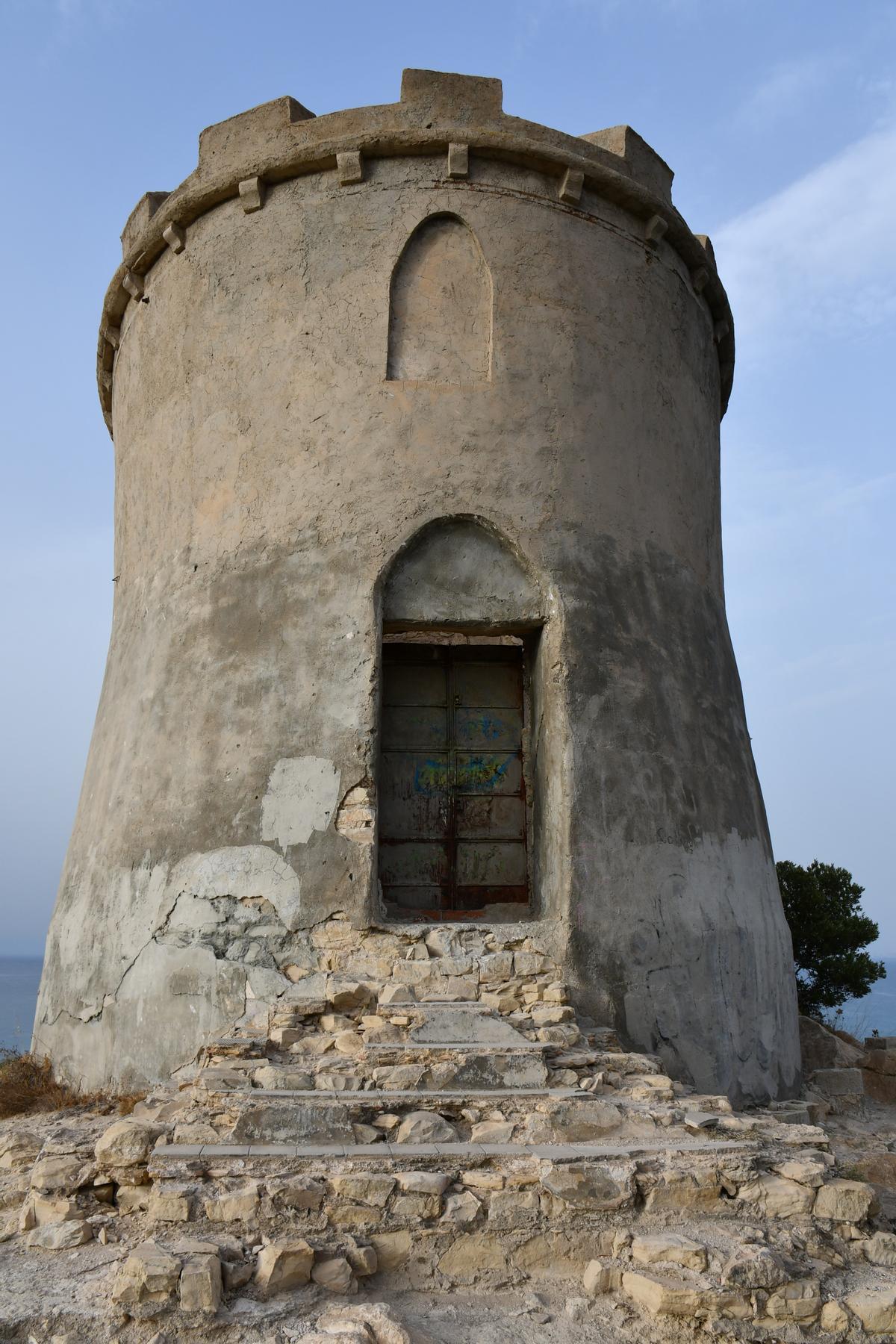 Vista completa de la torre.
