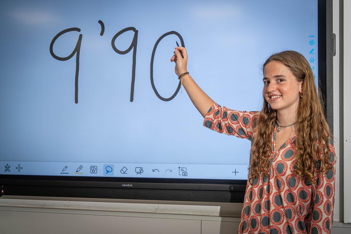 Catalina Goytisolo, 9,9 en la selectividad 2025 en Catalunya. Catalina Goytisolo, 9,9 en la selectividad 2025 en Catalunya.