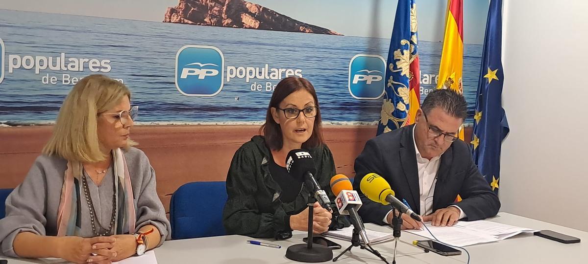 Los populares en su comparecencia de este lunes en Benidorm.