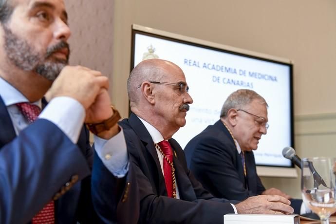 28-05-19  GENTE Y CULTURA. RECTORADO. LAS PALMAS DE GRAN CANARIA. ULPGC. La Real Academia de Medicina de Canarias organiza un acto con motivo del ingreso como académico numerario del Catedrático de la Universidad de Las Palmas de Gran Canaria (ULPGC), Manuel Sosa Henríquez. Fotos: Juan Castro.  | 28/05/2019 | Fotógrafo: Juan Carlos Castro