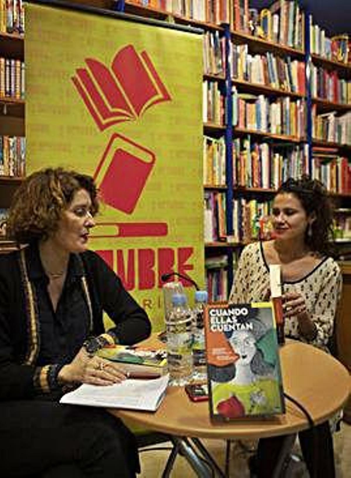 Ana Pellicer y María José Bruña, durante la presentación del libro.