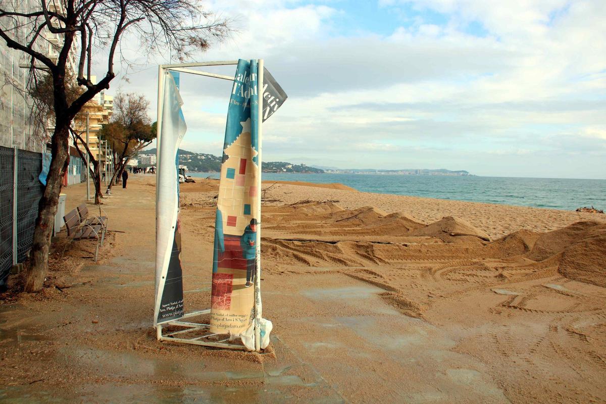 Les fotos de l'estat del passeig marítim de Platja d’Aro després de la llevantada