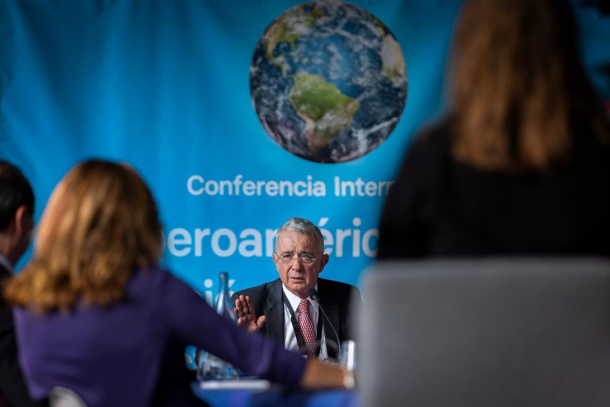 Álvaro Uribe durante su intervención