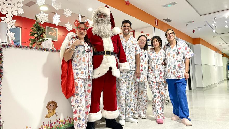 Papá Noel visita a los niños ingresados en Can Misses en colaboración con ‘Proyecto Juntos’