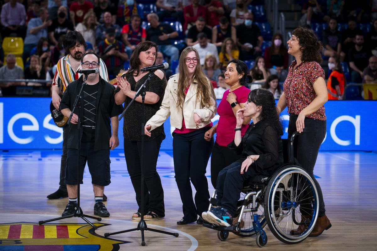 Clams, la banda de Barcelona que va més enllà de la inclusió Clams, la banda de Barcelona que va més enllà de la inclusió