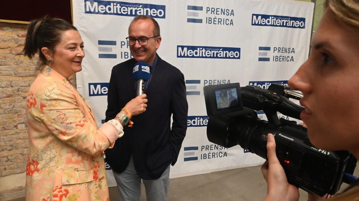 Loles García entrevista al director de &#039;Mediterráneo&#039;, Ángel Báez, en la primera jornada de la Bodeguilla