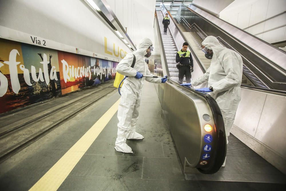 Trabajos de la UME en la Estacion de Renfe, Luceros y Hospital General de Alicante