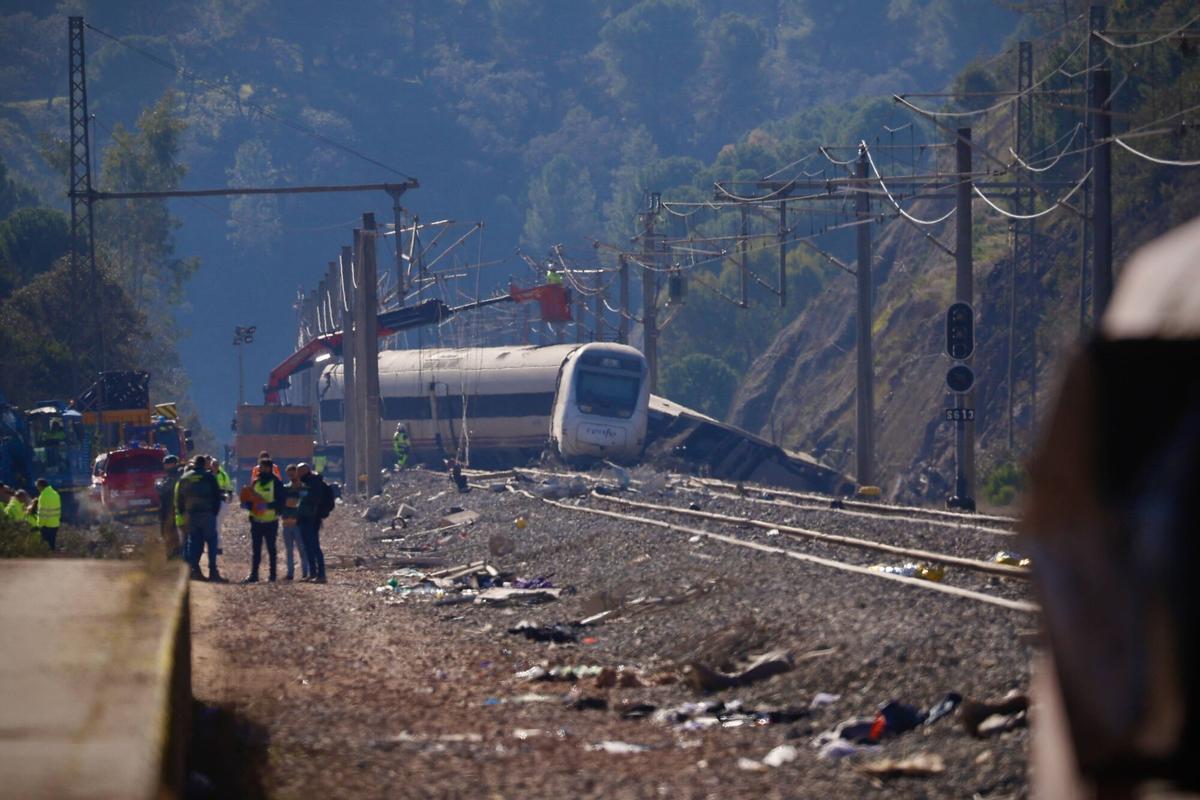 Accidente tren en Adamuz, trenes Iryo y Alvia. Accidente ferroviario, descarrilamiento Córdoba