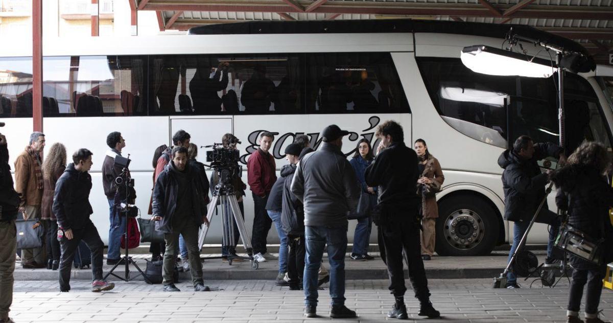 Rodaje de «Soy Nevenka»en la estación de autobuses de Zamora. | ANA BURRIEZA (ARCHIVO)