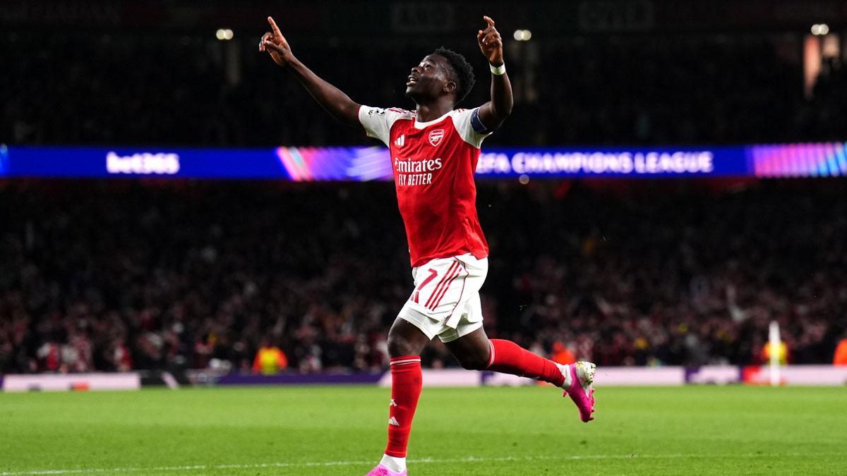 Saka celebra su gol contra el Atlético de Madrid