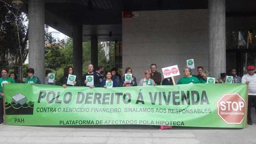 Protesta de la PAH, hoy, en Vigo // FdV