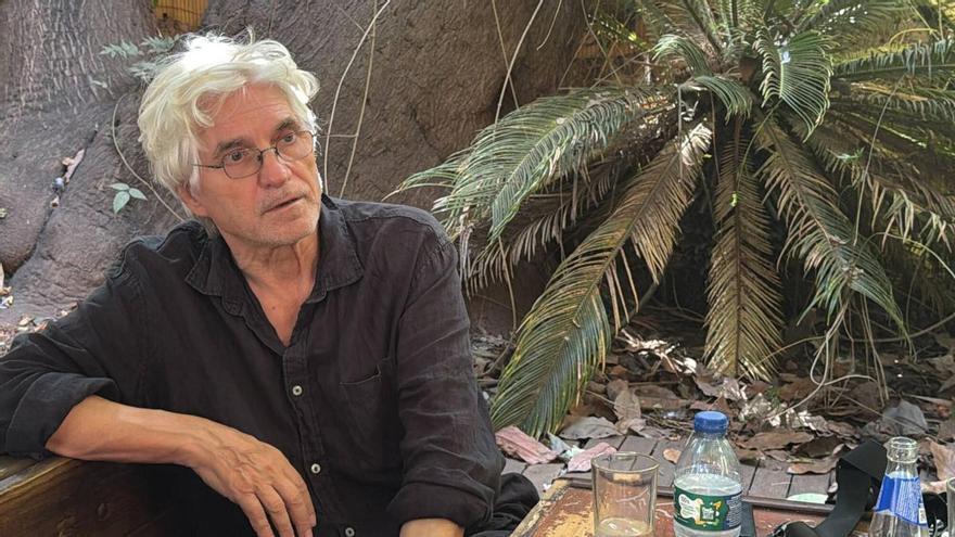 El cineasta Lech Kowalski defiende la libertad artística en su primera visita a Tenerife