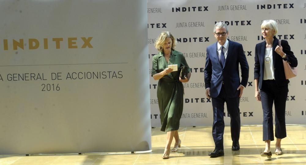 Las ventas superaron los 20.000 millones de euros en 2015, con un aumento del 15% y un crecimiento sostenido en todas las áreas geográficas en las que Inditex está presente.