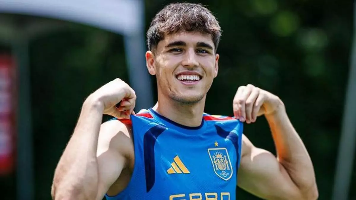 Vilablareix homenajeará este lunes a Pau Cubarsí por la conquista del Mundial con España y la Liga con el Barça