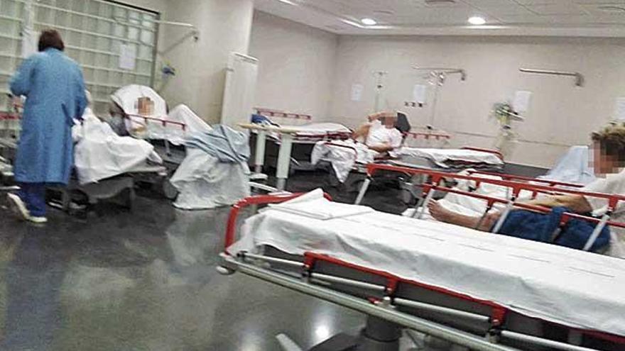 Una imagen bastante esclarecedora tomada ayer mismo en Urgencias del hospital de Son Espases.
