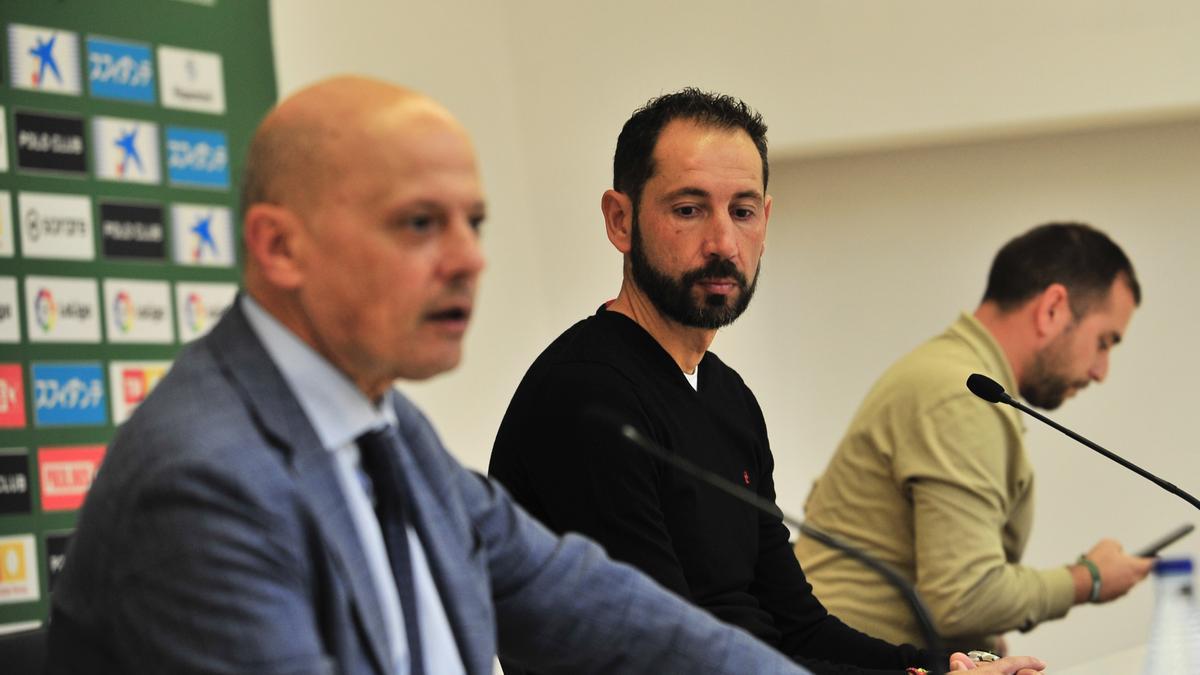 Pablo Machín ha sido presentado por el presidente del Elche, Joaquín Buitrago