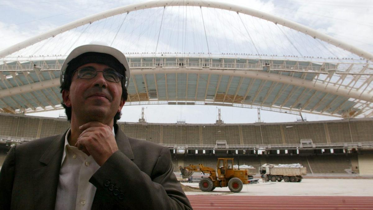 El estadio diseñado por Santiago Calatrava, en Atenas, durante su construcción.