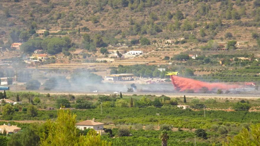 El cuarto incendio en la Marina Alta en menos de diez días quema 3 hectáreas