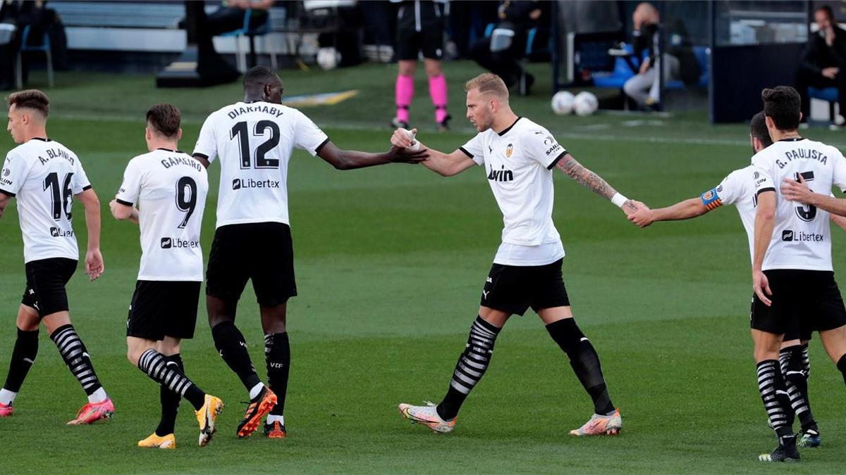 Los jugadores del Valencia abandonaron el terreno de juego