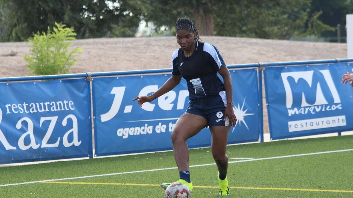 Raissa Mbappé, nueva jugadora del Oviedo Femenino