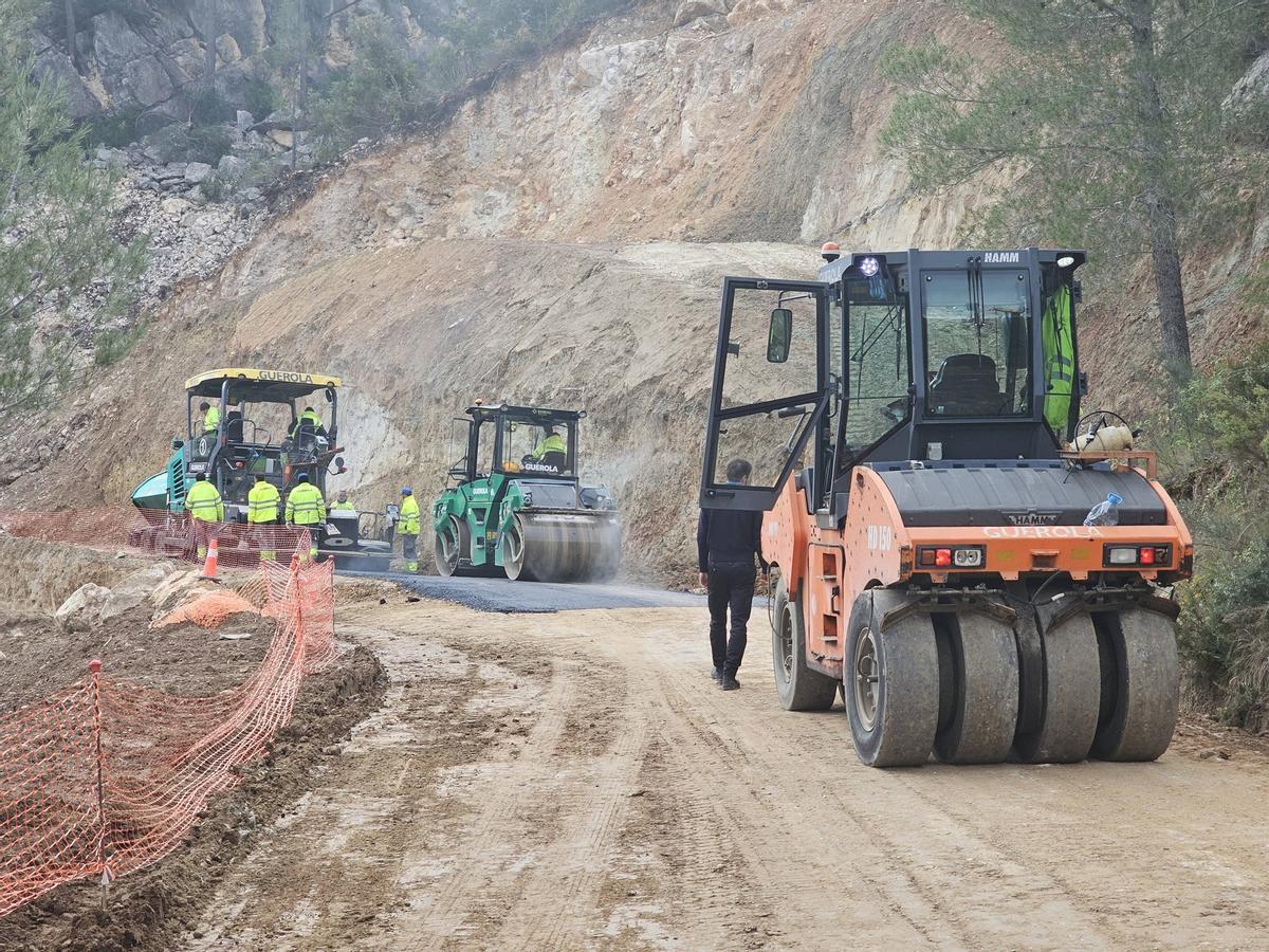 Tragsa treballa en els camins rurals de Loriguilla