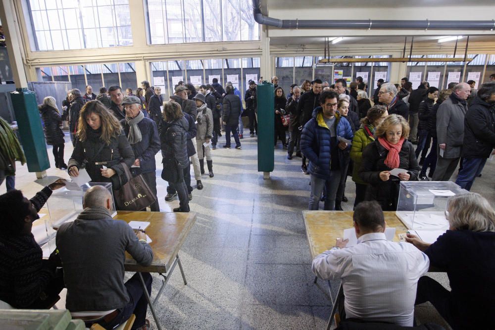 Votacions al col·legi Verd i al pavelló de Palau