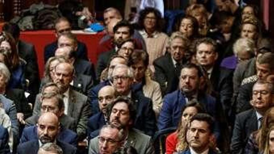 Representantes de las empresas patrocinadoras de los premios, ayer.